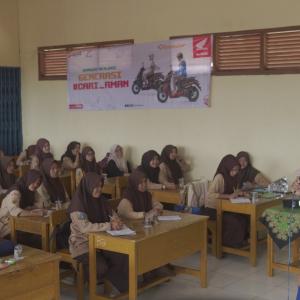 Honda Banten Berikan edukasi Safety Riding pada Siswa SMK Islam Cendikia